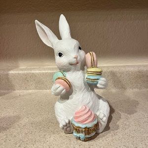 Cupcakes & cashmere bunny with macaroons